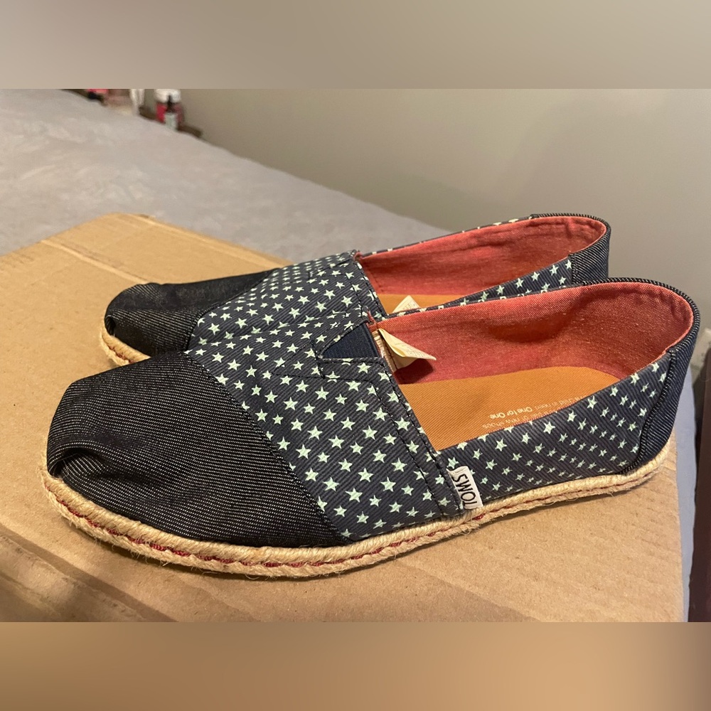 Women’s TOMS